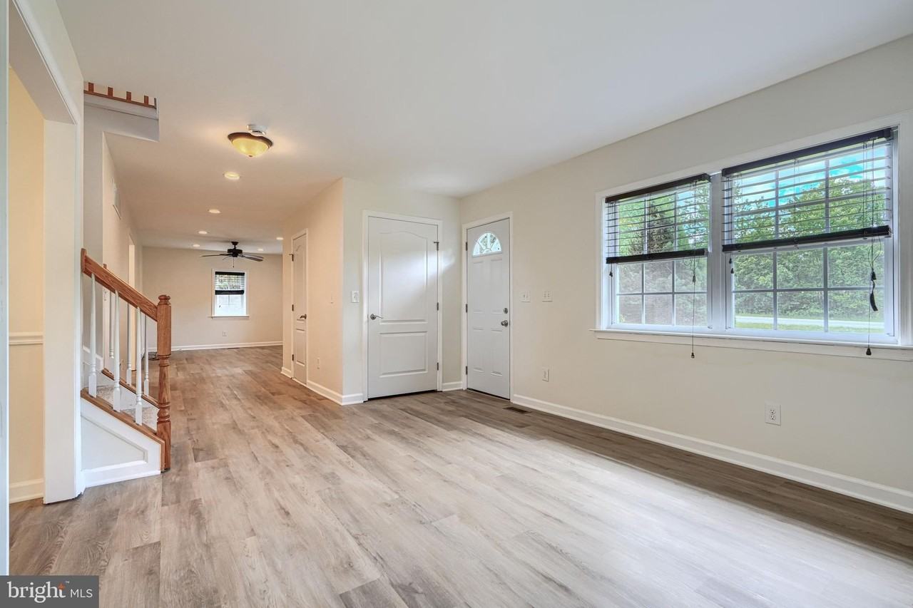605 N Paradise Rd - Photo 5 of 47