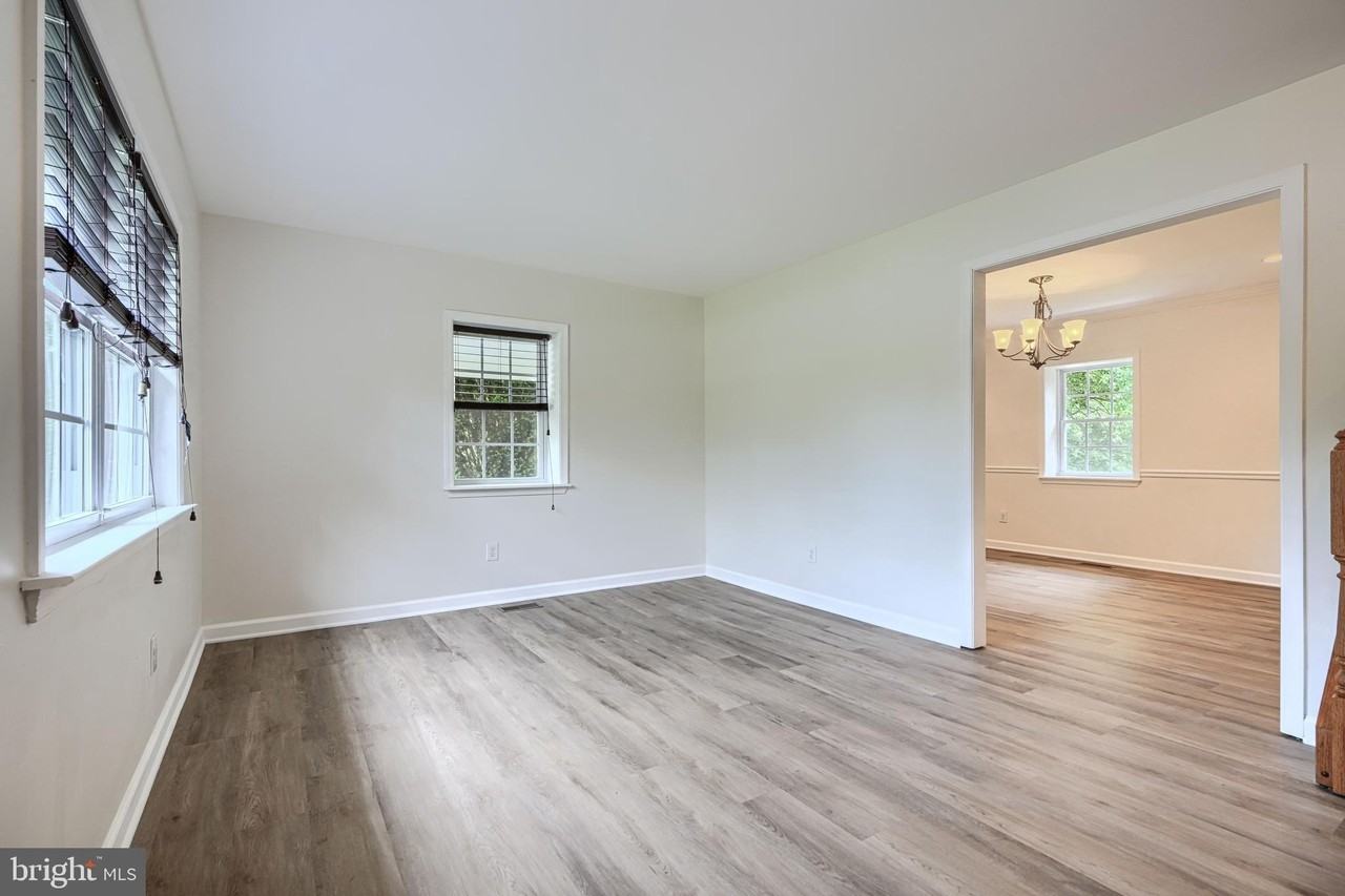 605 N Paradise Rd - Photo 7 of 47