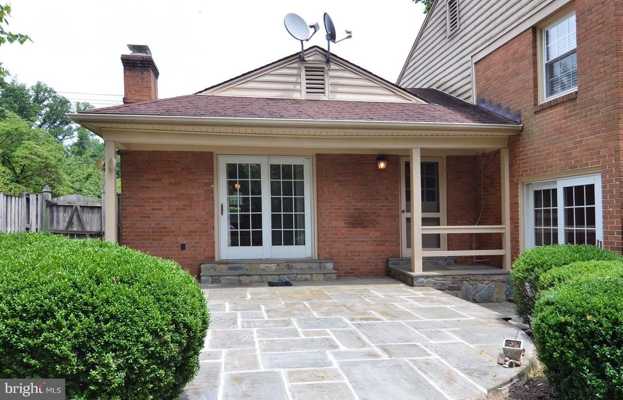 7208 Marbury Rd - Photo 4 of 30