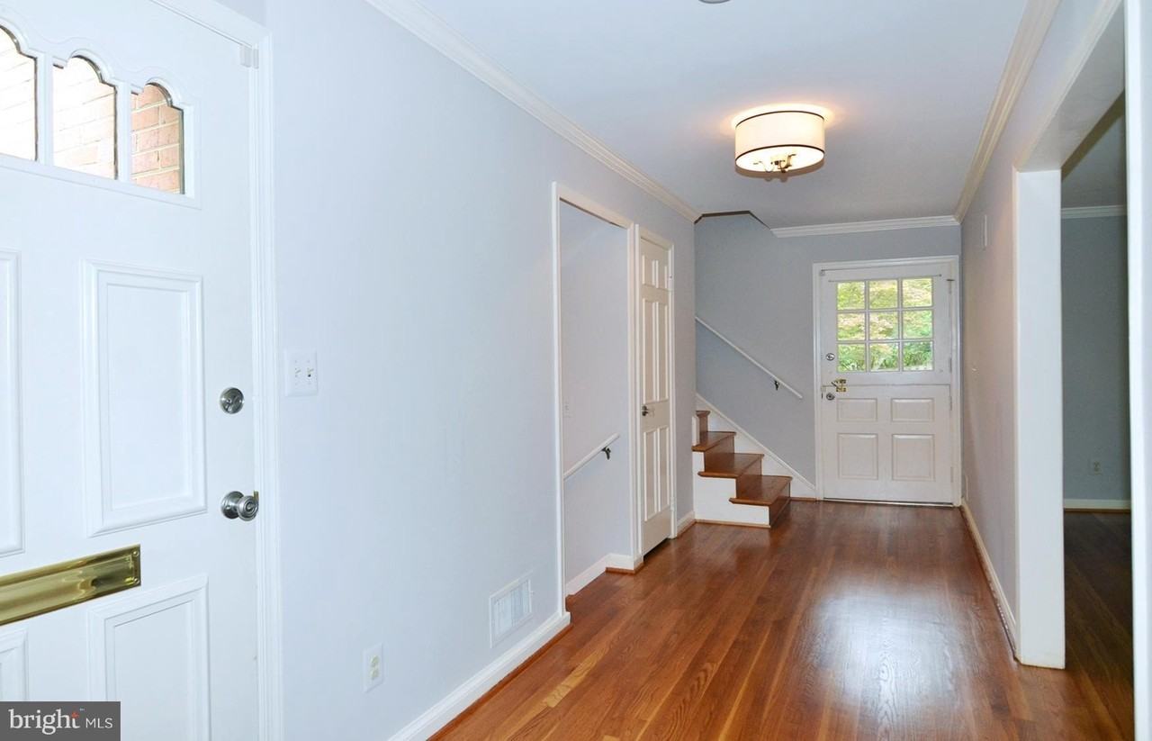 7208 Marbury Rd - Photo 6 of 30
