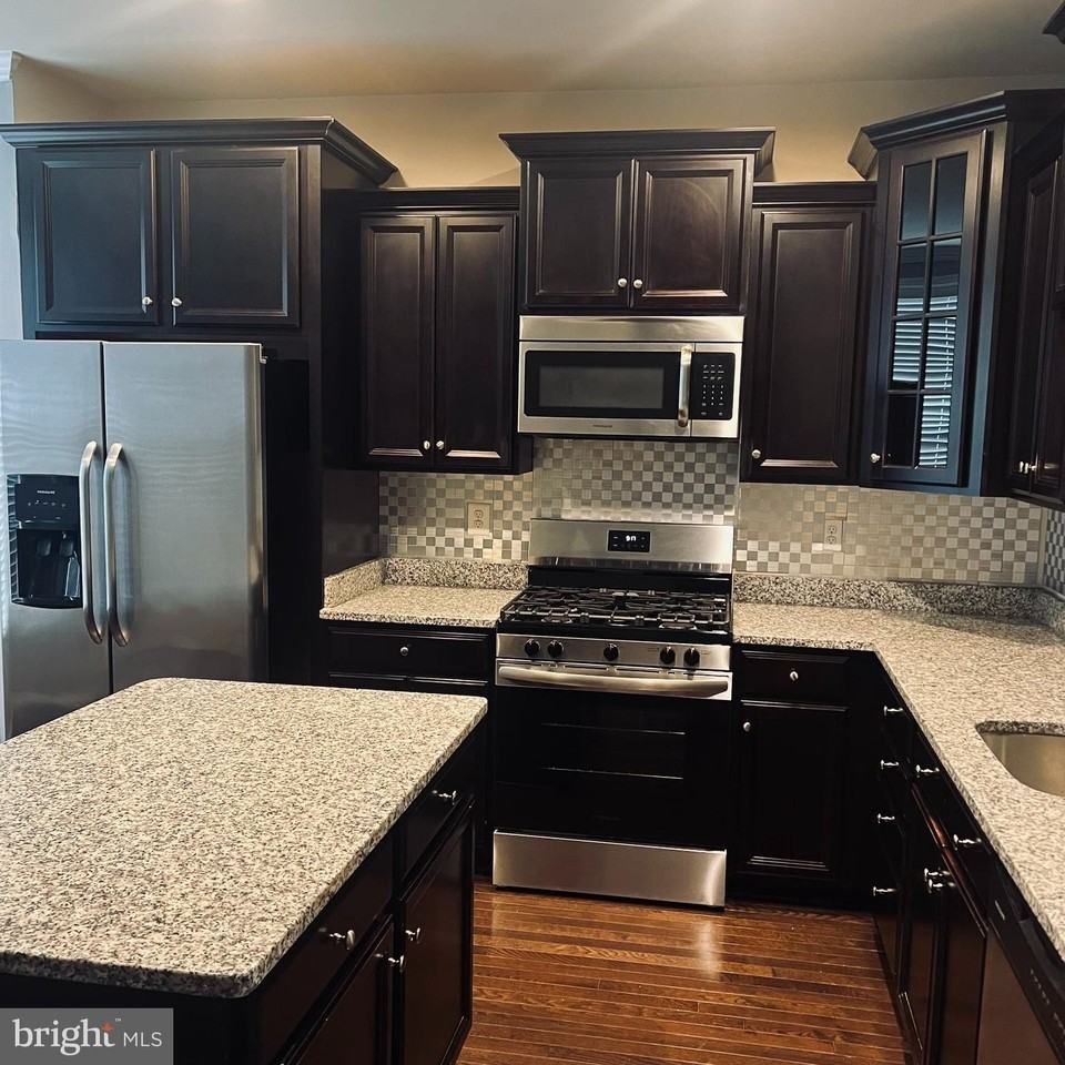 9026 Ruby Lockhart Blvd - Photo 5 of 11