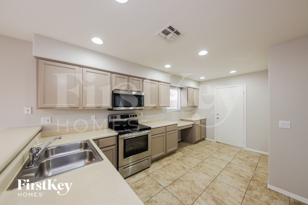 6968 W Aire Libre Ave - Photo 5 of 15
