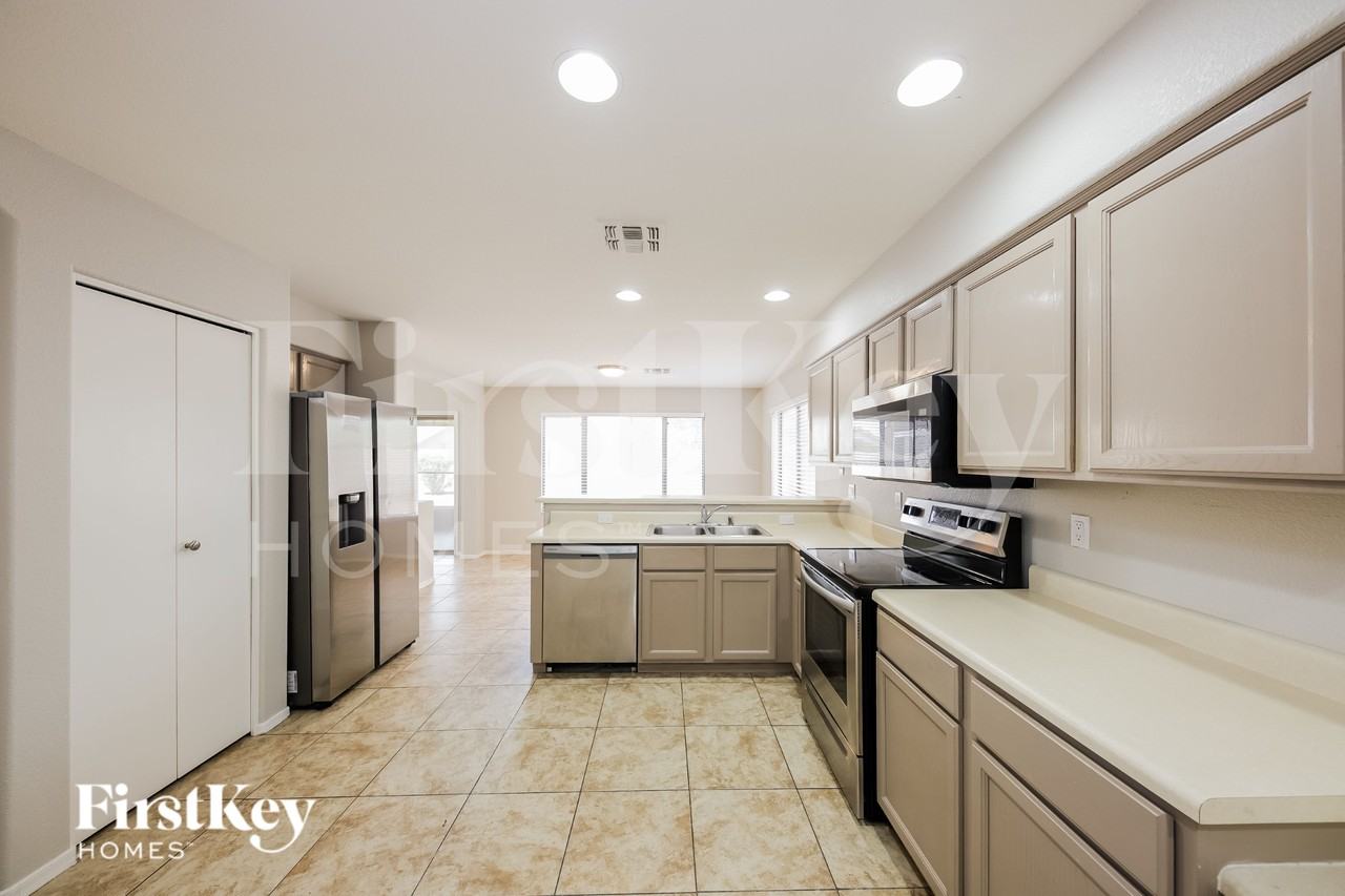 6968 W Aire Libre Ave - Photo 6 of 15