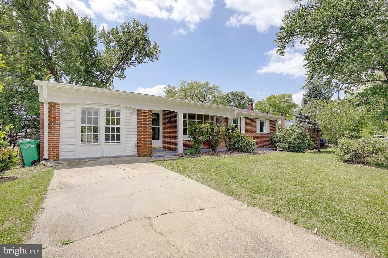 6417 Kaine Dr - Photo 3 of 50
