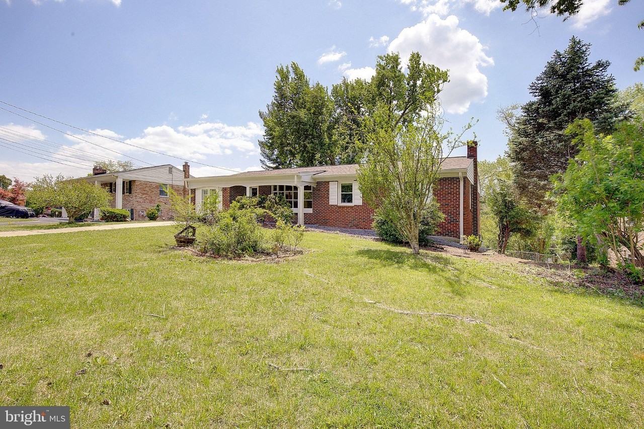 6417 Kaine Dr - Photo 4 of 50