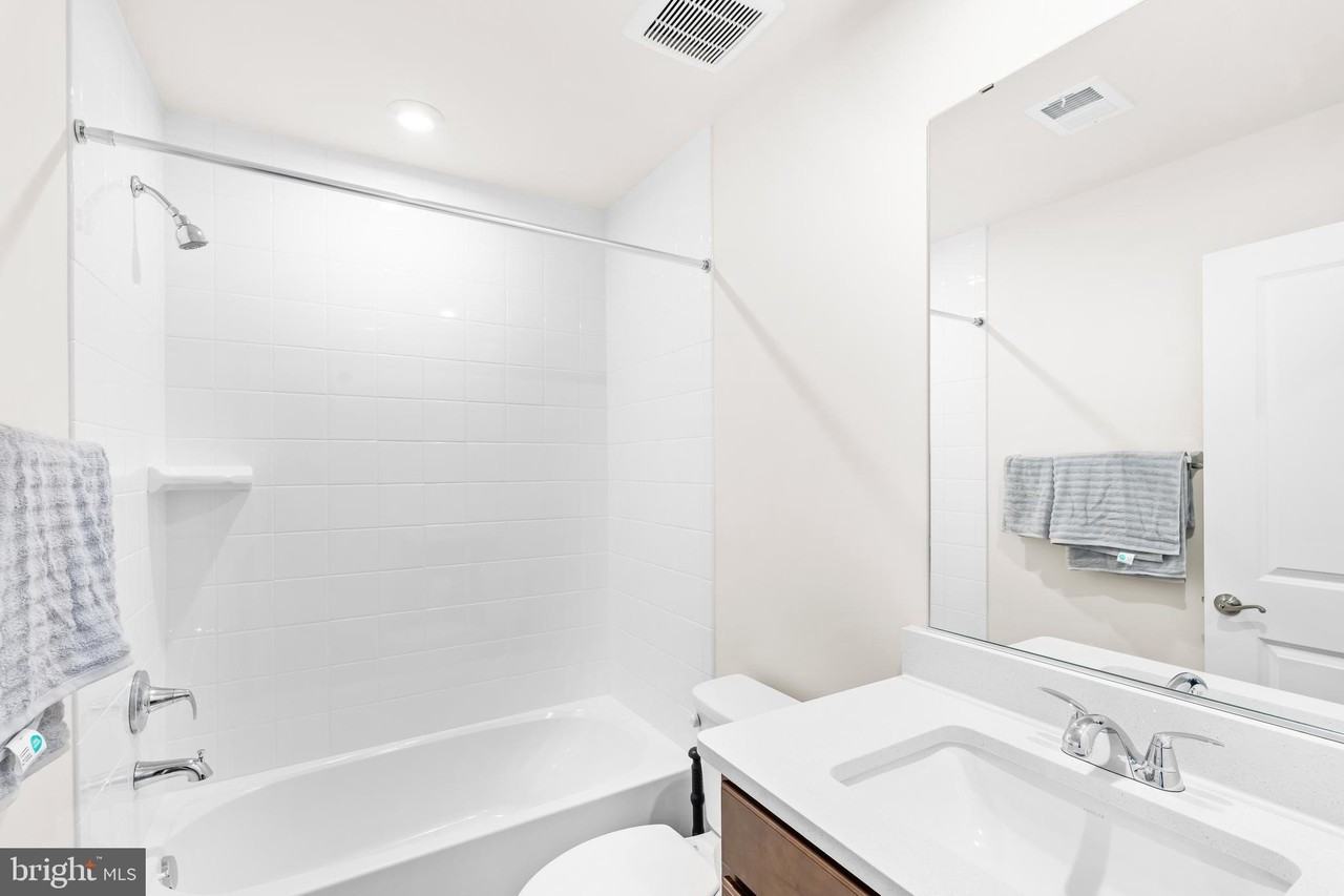 3404 Chester Aly - Photo 7 of 40