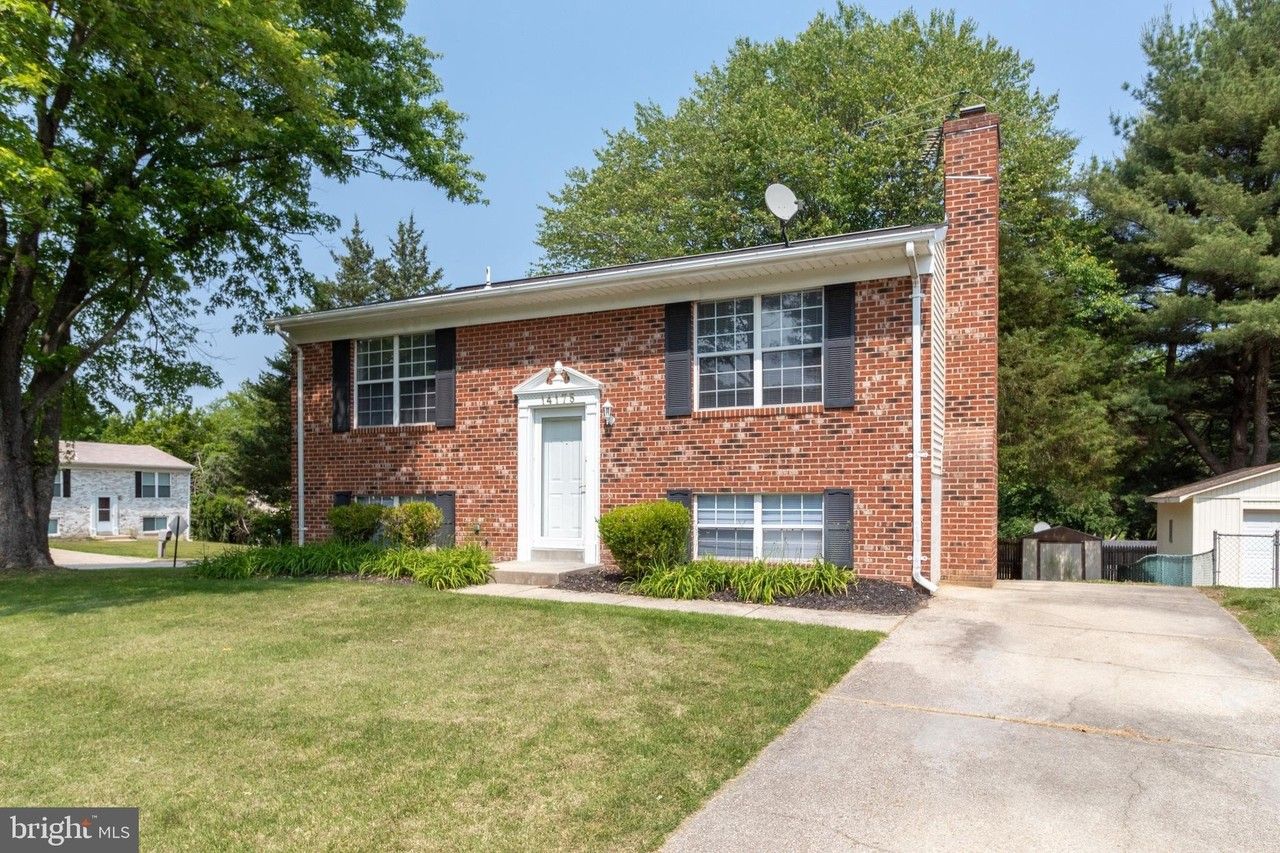 14175 Spring Branch Dr - Photo 2 of 20