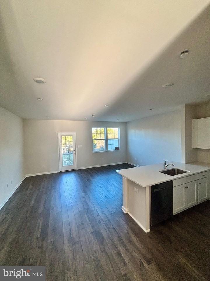 189 Mazzeo Dr - Photo 2 of 14