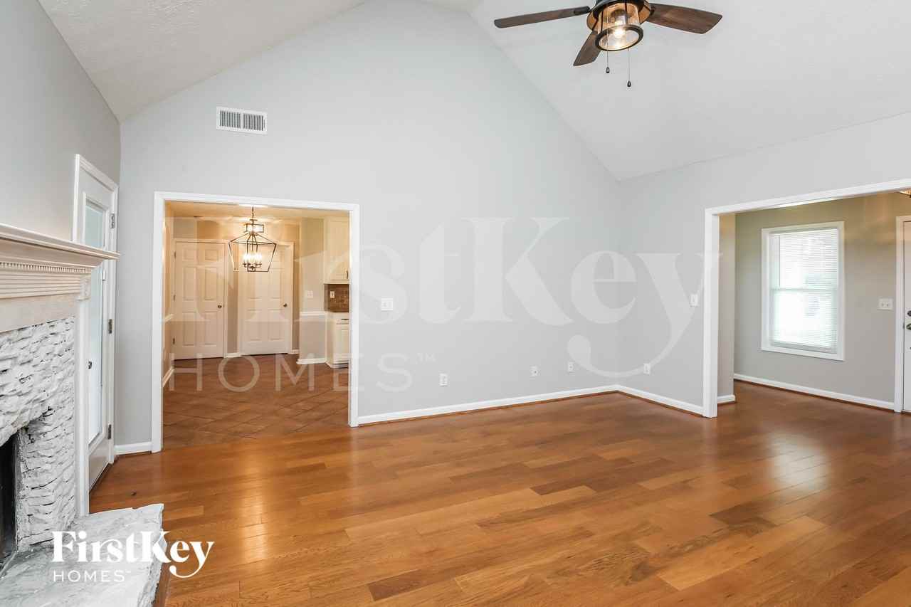 2975 Emerald Springs Dr - Photo 3 of 15
