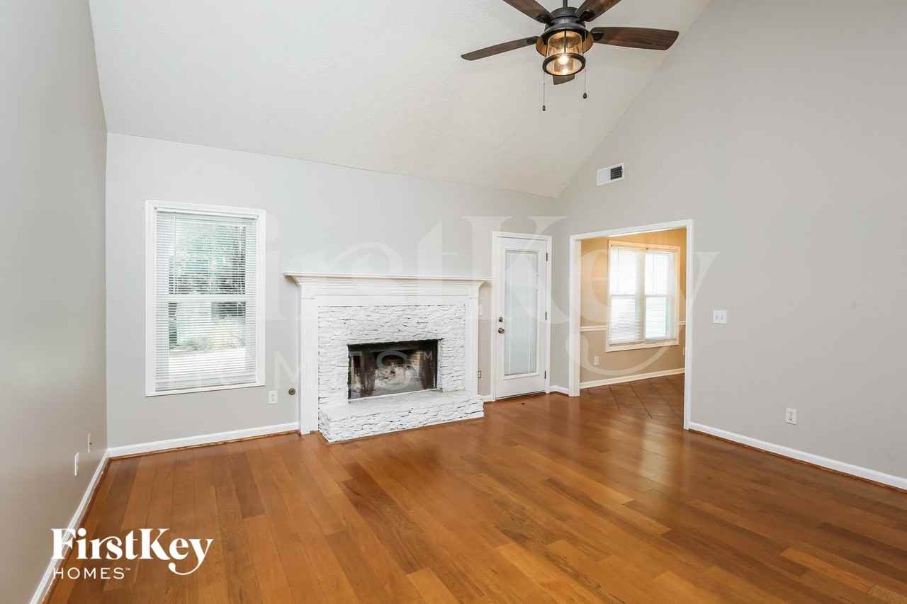2975 Emerald Springs Dr - Photo 4 of 15