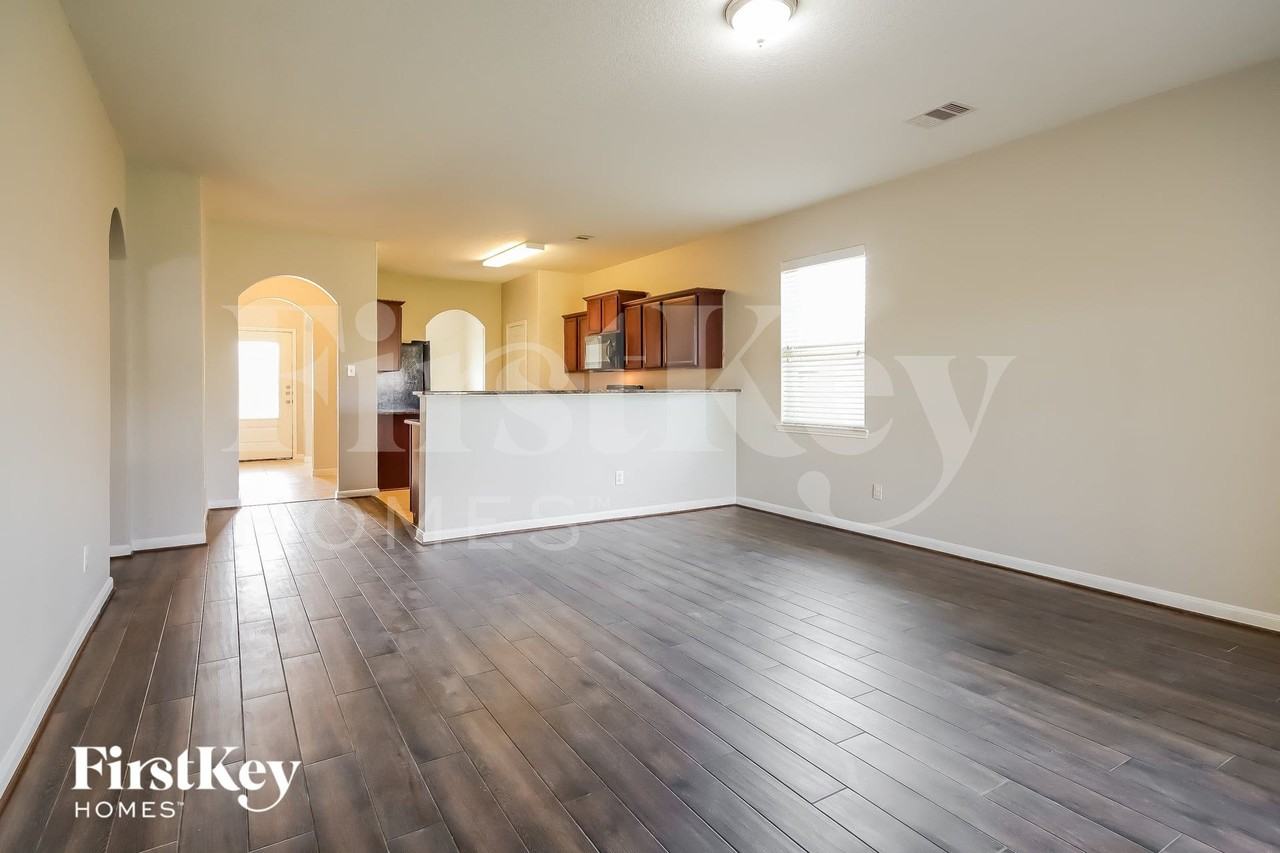 20802 Echo Manor Dr - Photo 2 of 15