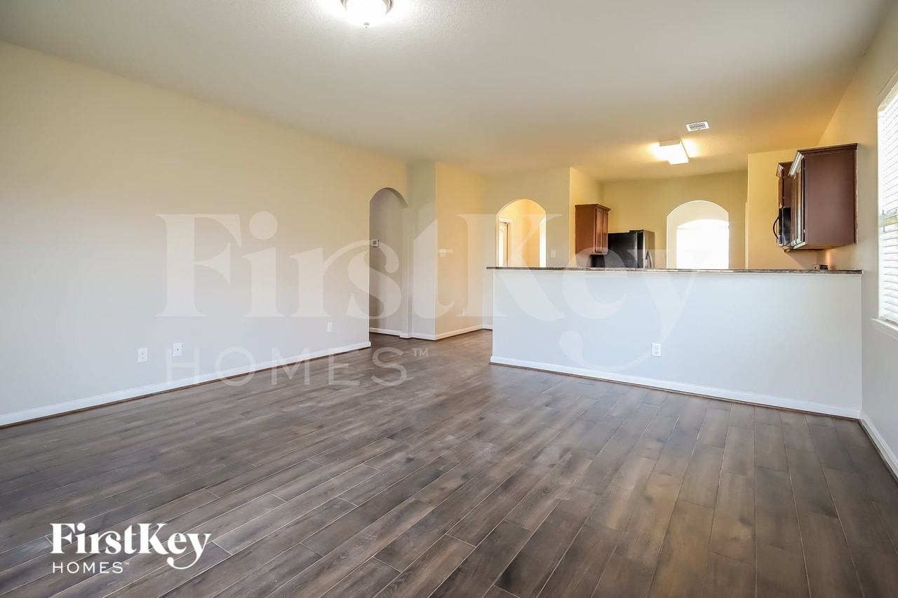 20802 Echo Manor Dr - Photo 3 of 15