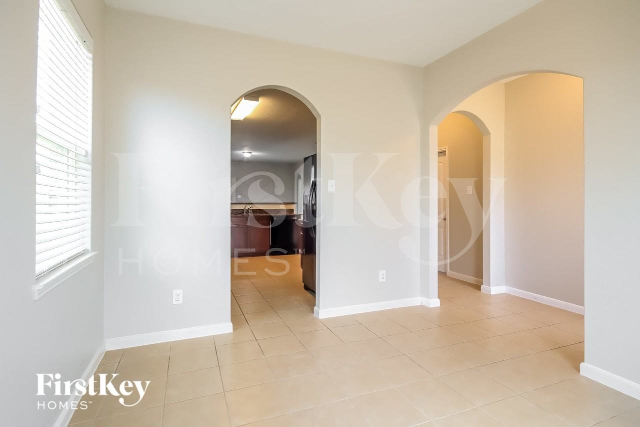 20802 Echo Manor Dr - Photo 5 of 15