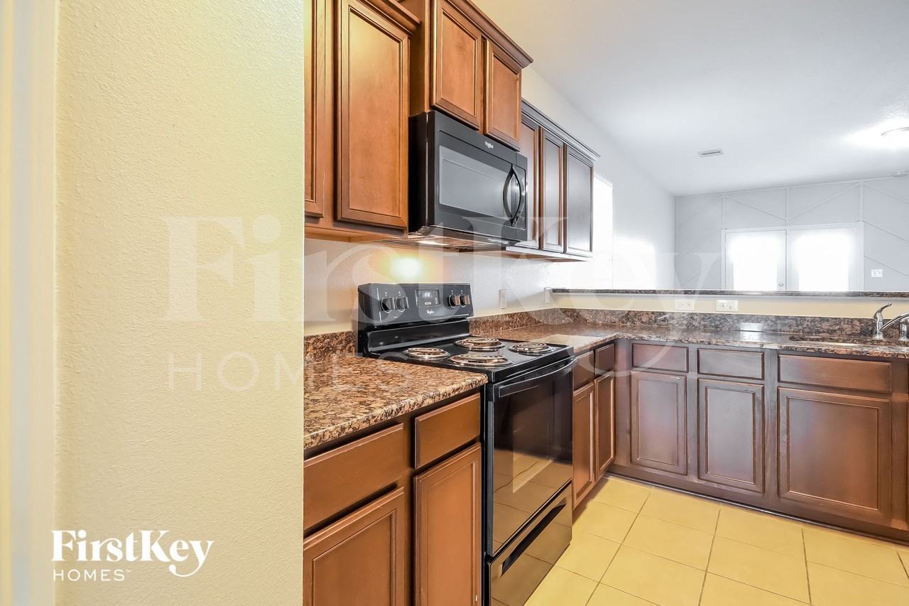 20802 Echo Manor Dr - Photo 6 of 15