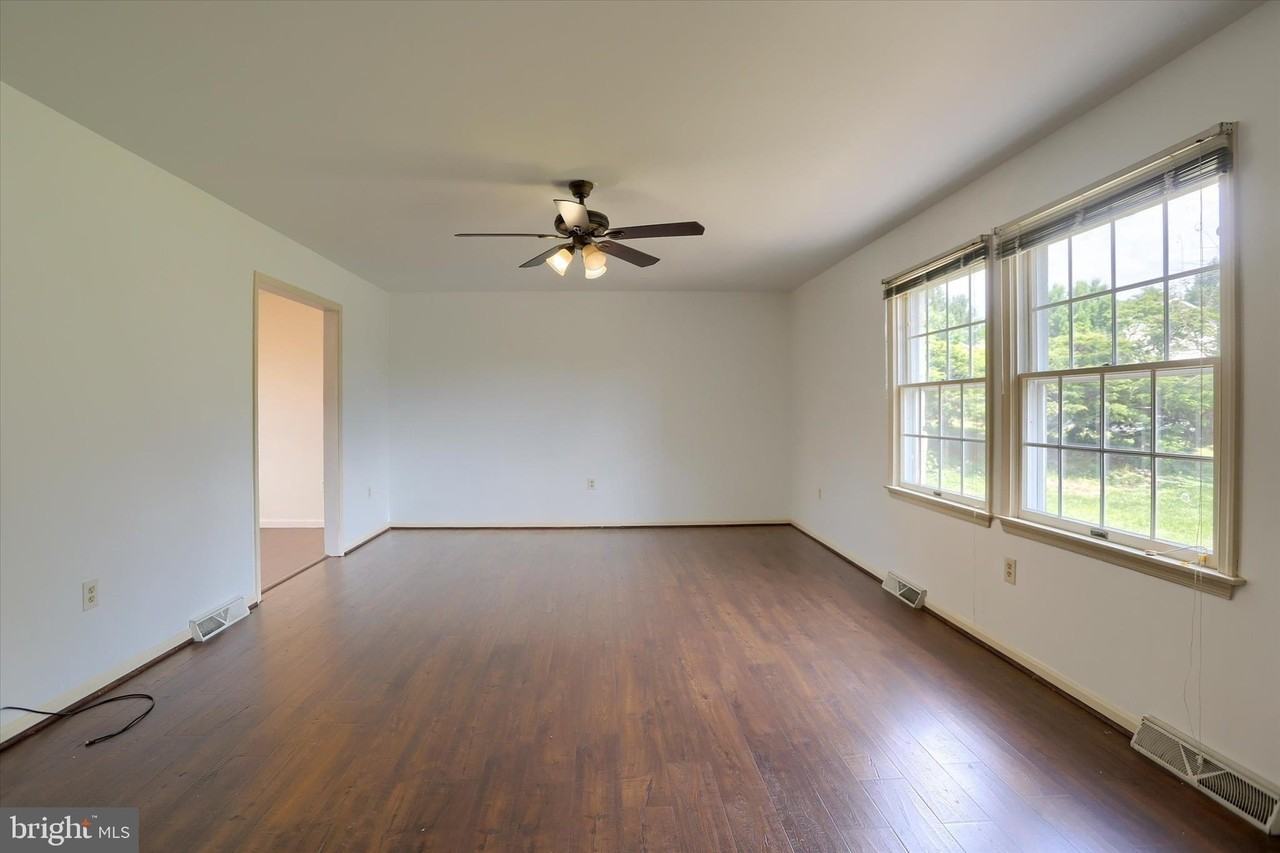 825 Ridgewood Dr - Photo 6 of 35