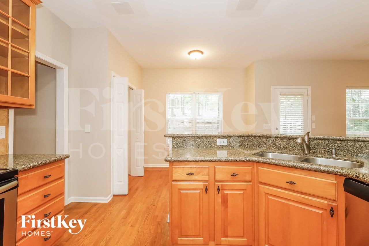 529 Mcmillan Dr - Photo 6 of 15