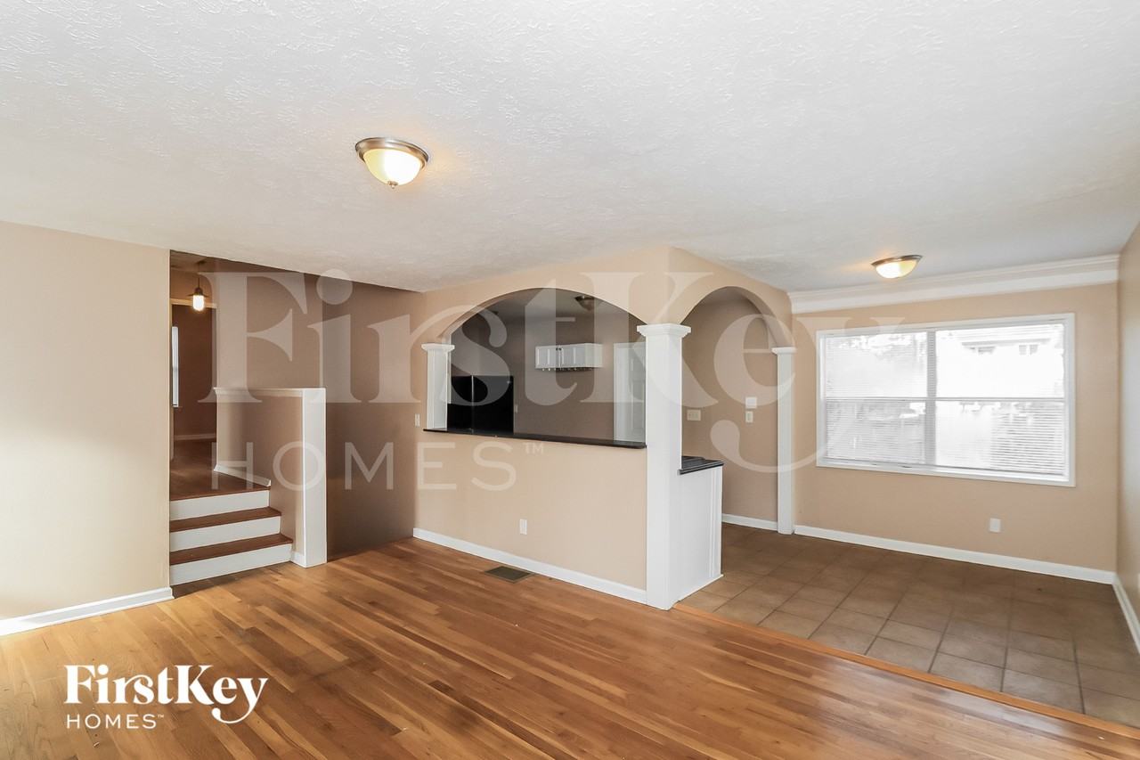 5070 Fairmont Rd Se - Photo 4 of 16