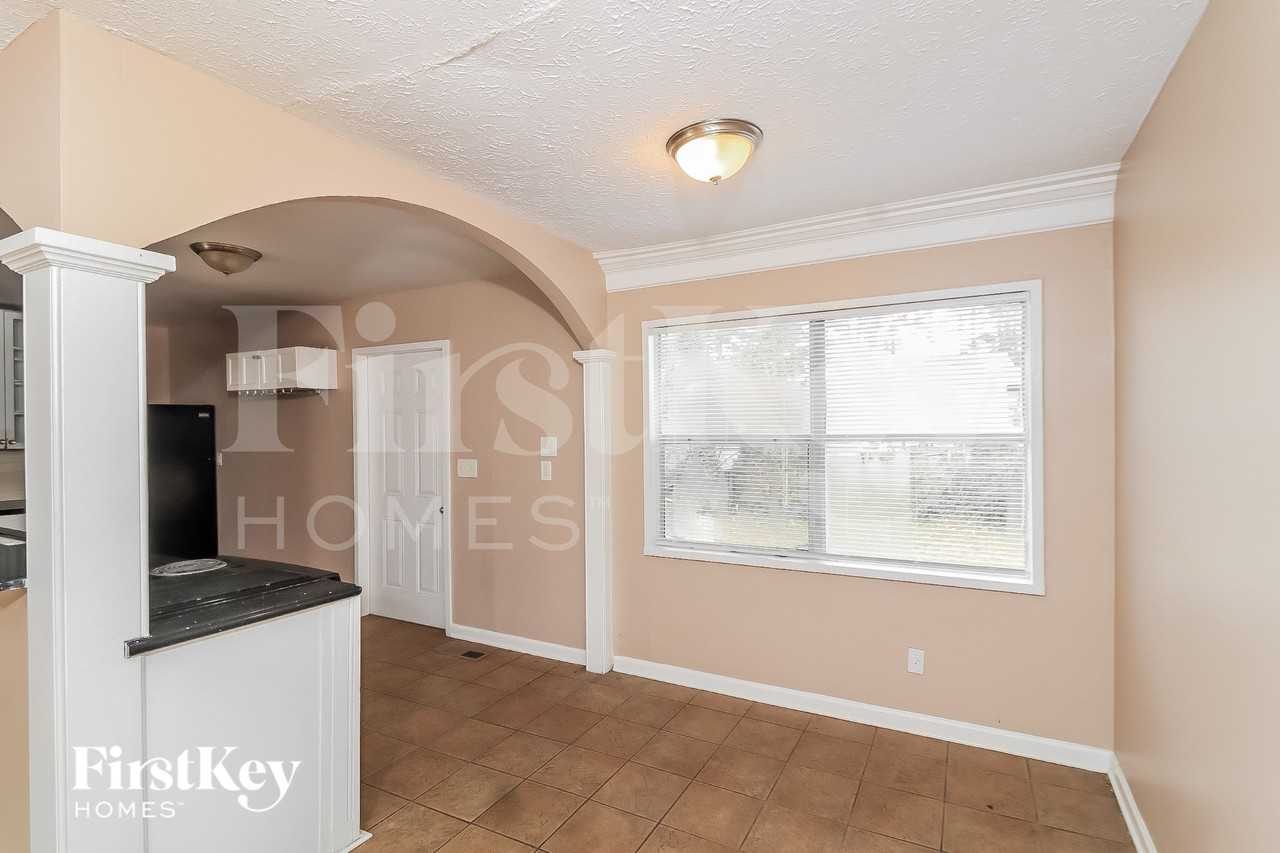 5070 Fairmont Rd Se - Photo 6 of 16
