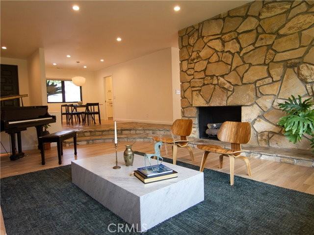 1310 J Lee Cir - Photo 2 of 8