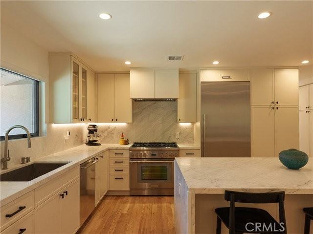1310 J Lee Cir - Photo 6 of 8