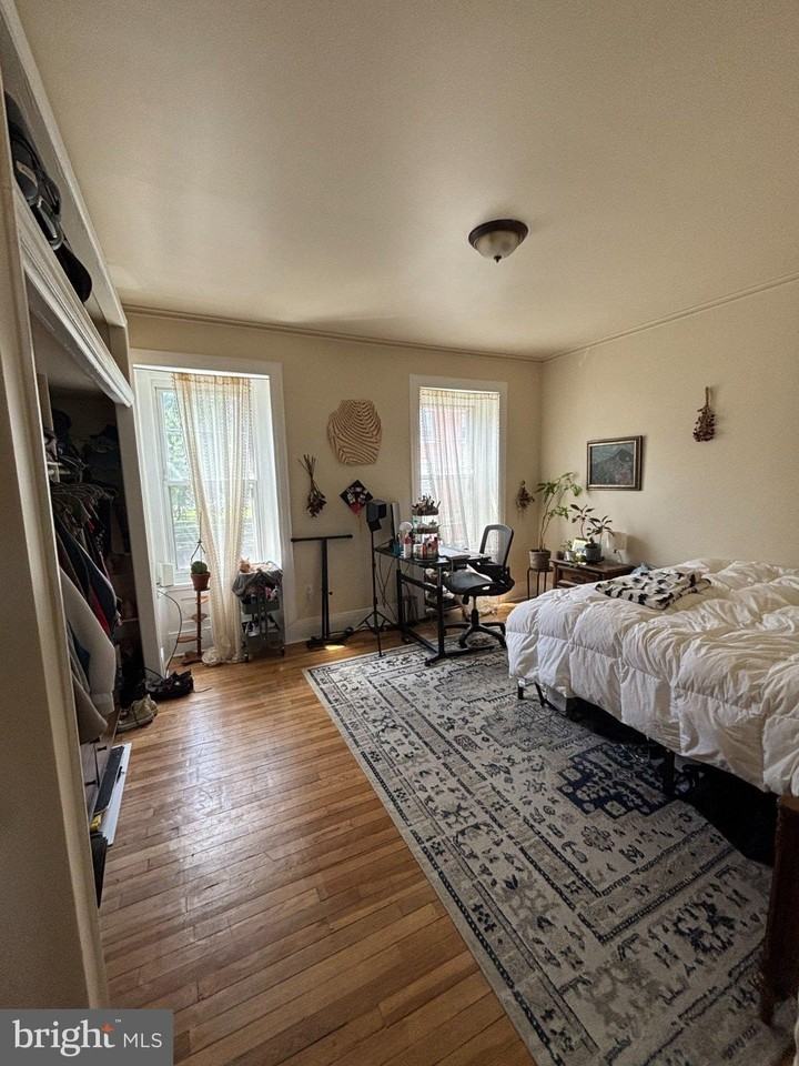 1309 N 19th St #B - Photo 2 of 19