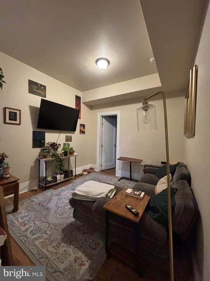 1309 N 19th St #B - Photo 3 of 19