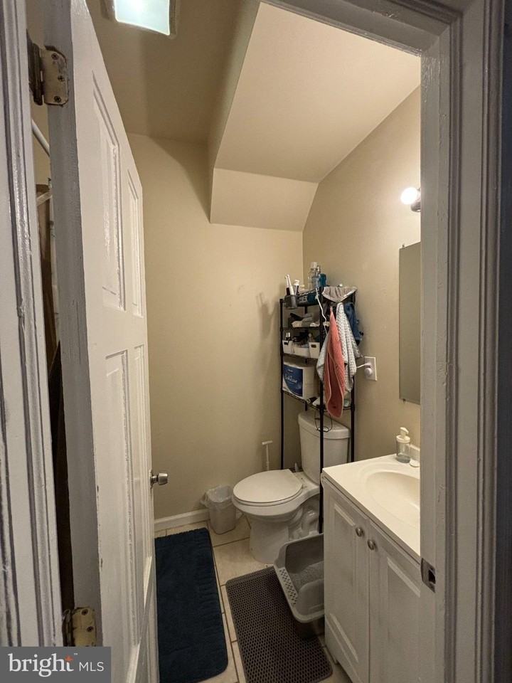 1309 N 19th St #B - Photo 7 of 19