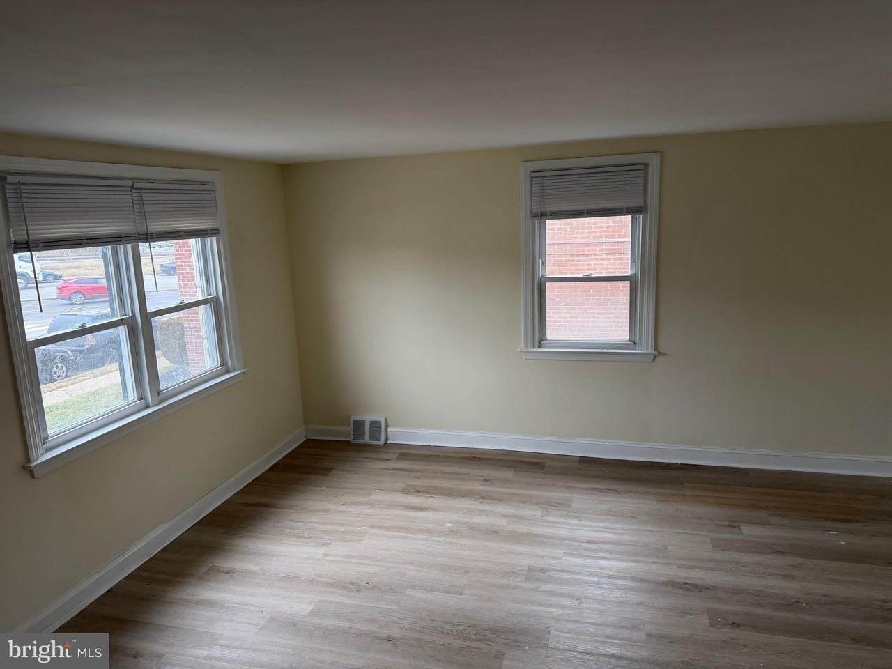 6023 Horrocks St - Photo 4 of 25