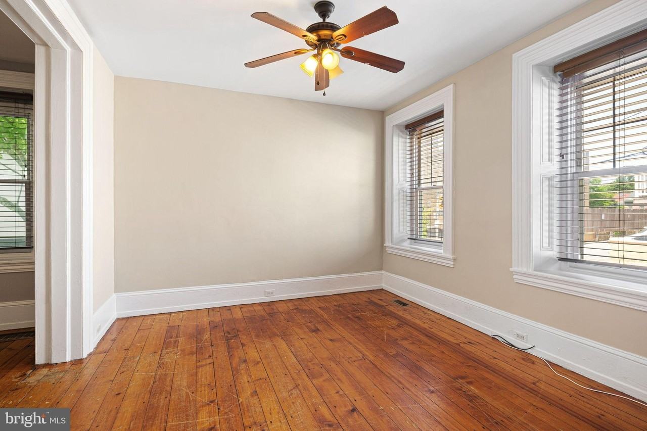 161 Hermitage St - Photo 3 of 34