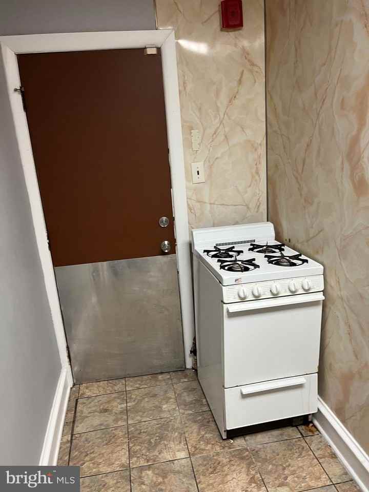 2357 Orthodox St #2R - Photo 6 of 10