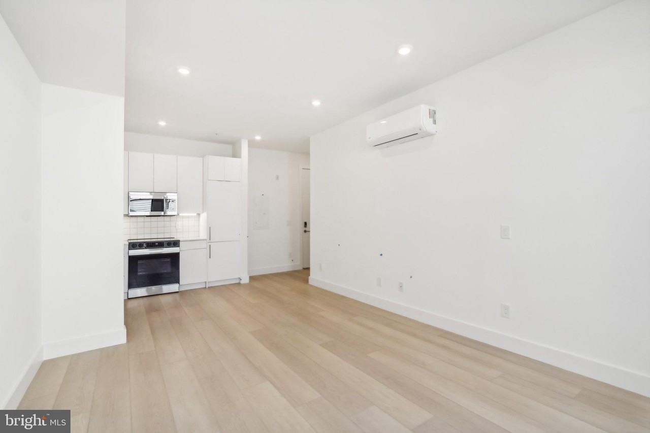 2406 Frankford Ave #6 - Photo 3 of 23