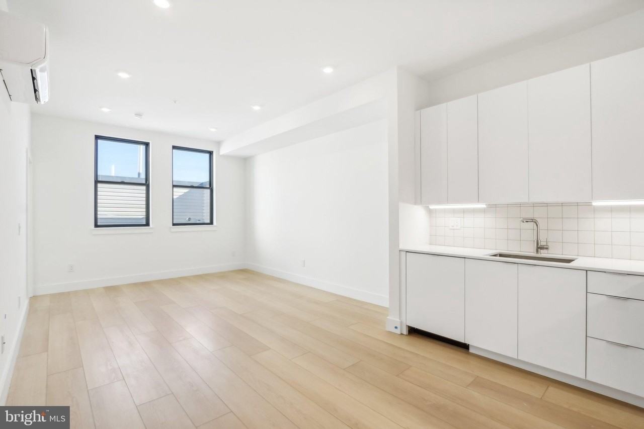 2406 Frankford Ave #6 - Photo 4 of 23
