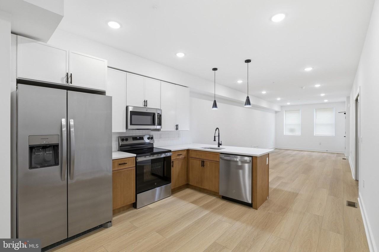 2223 N 22nd St #1 - Photo 7 of 16