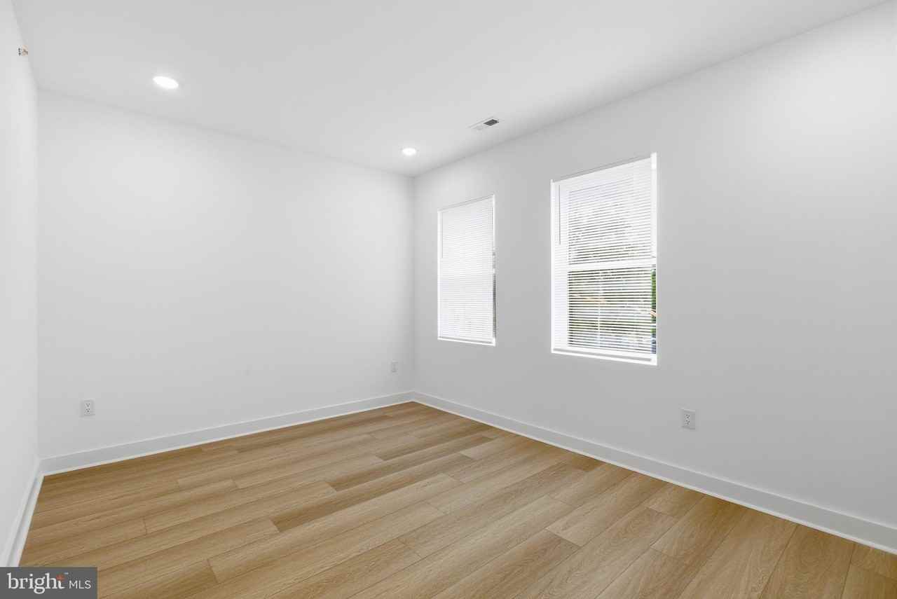 2223 N 22nd St #3 - Photo 5 of 12