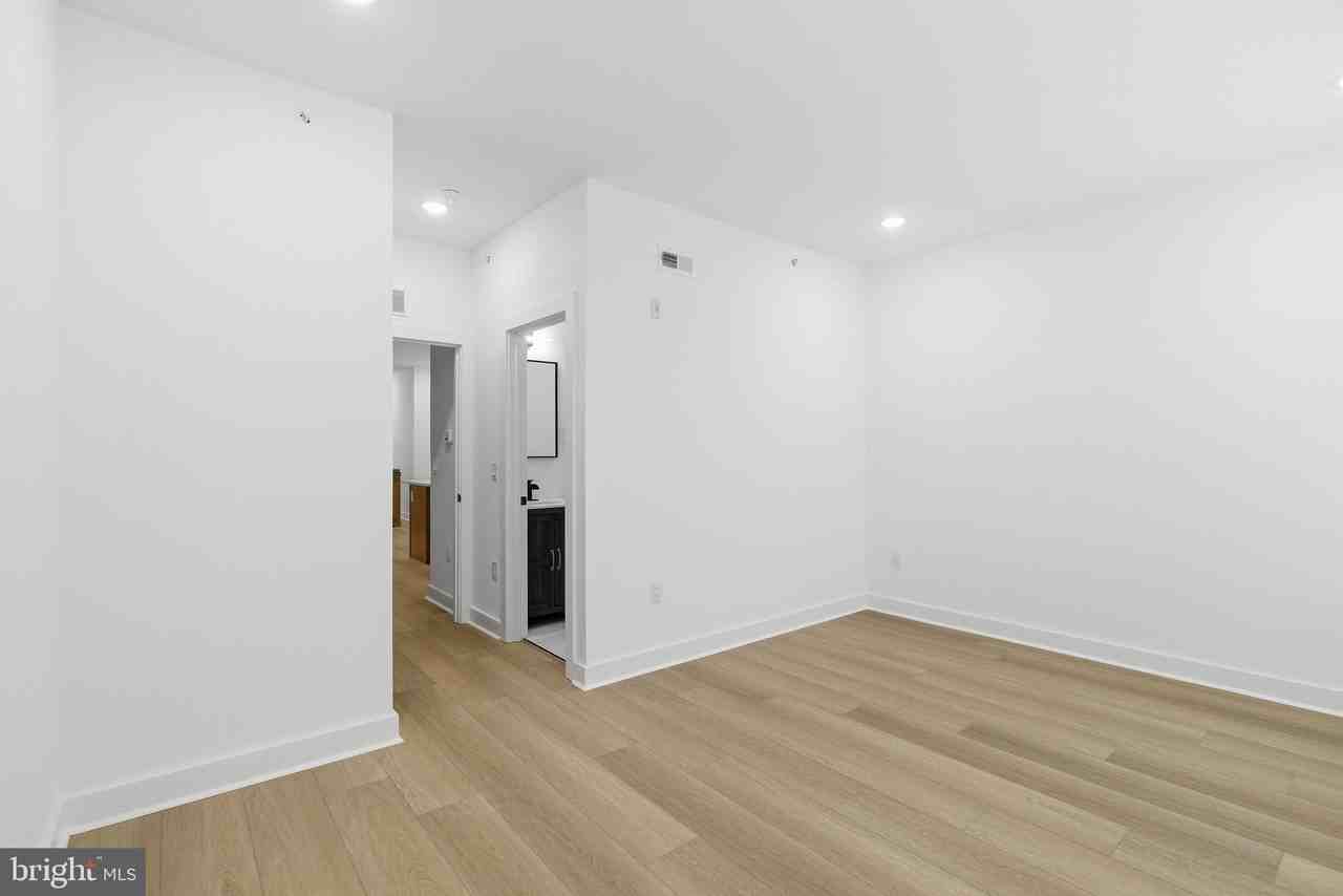 2223 N 22nd St #3 - Photo 7 of 12