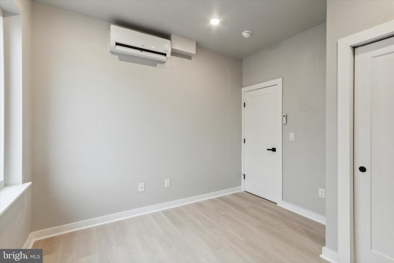 316 S 52nd St #6 - Photo 5 of 10