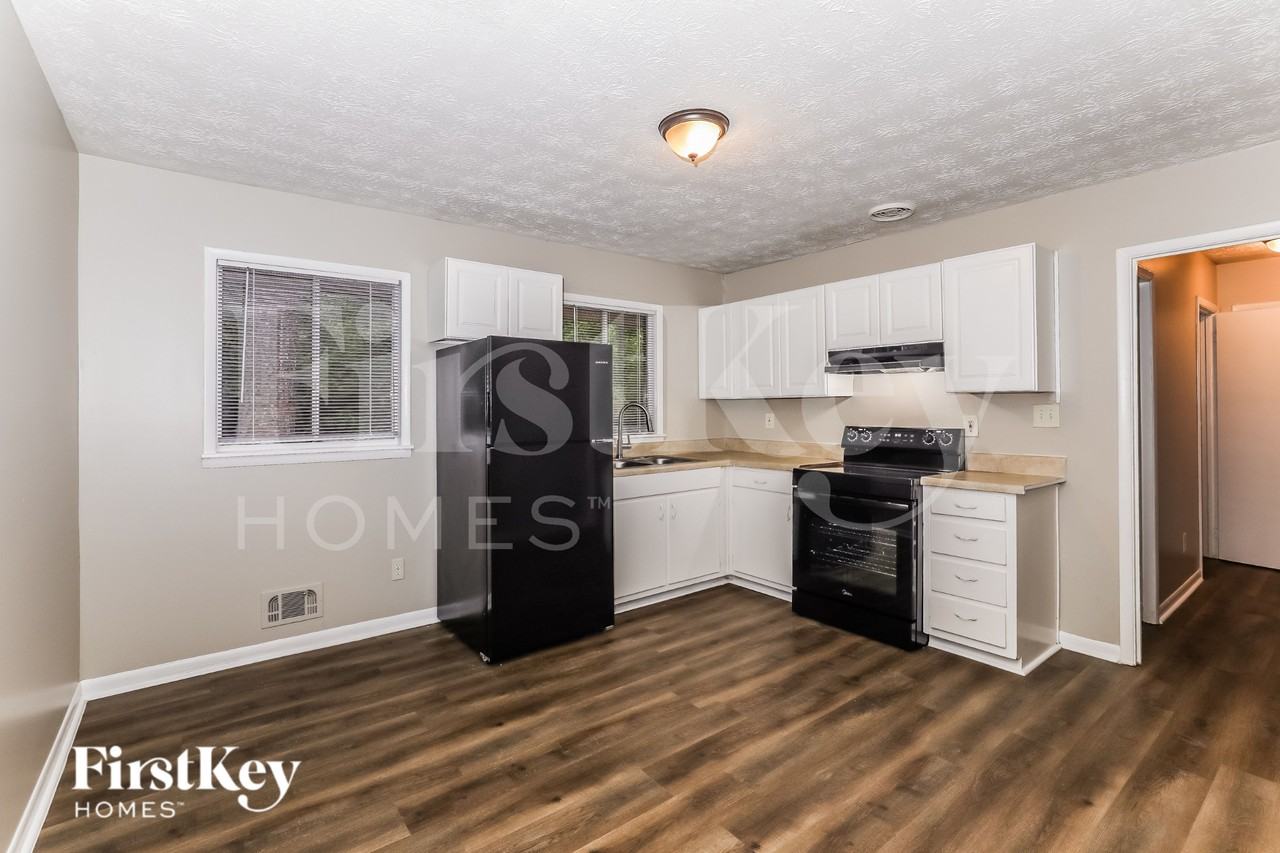 1334 Labelle St - Photo 5 of 19