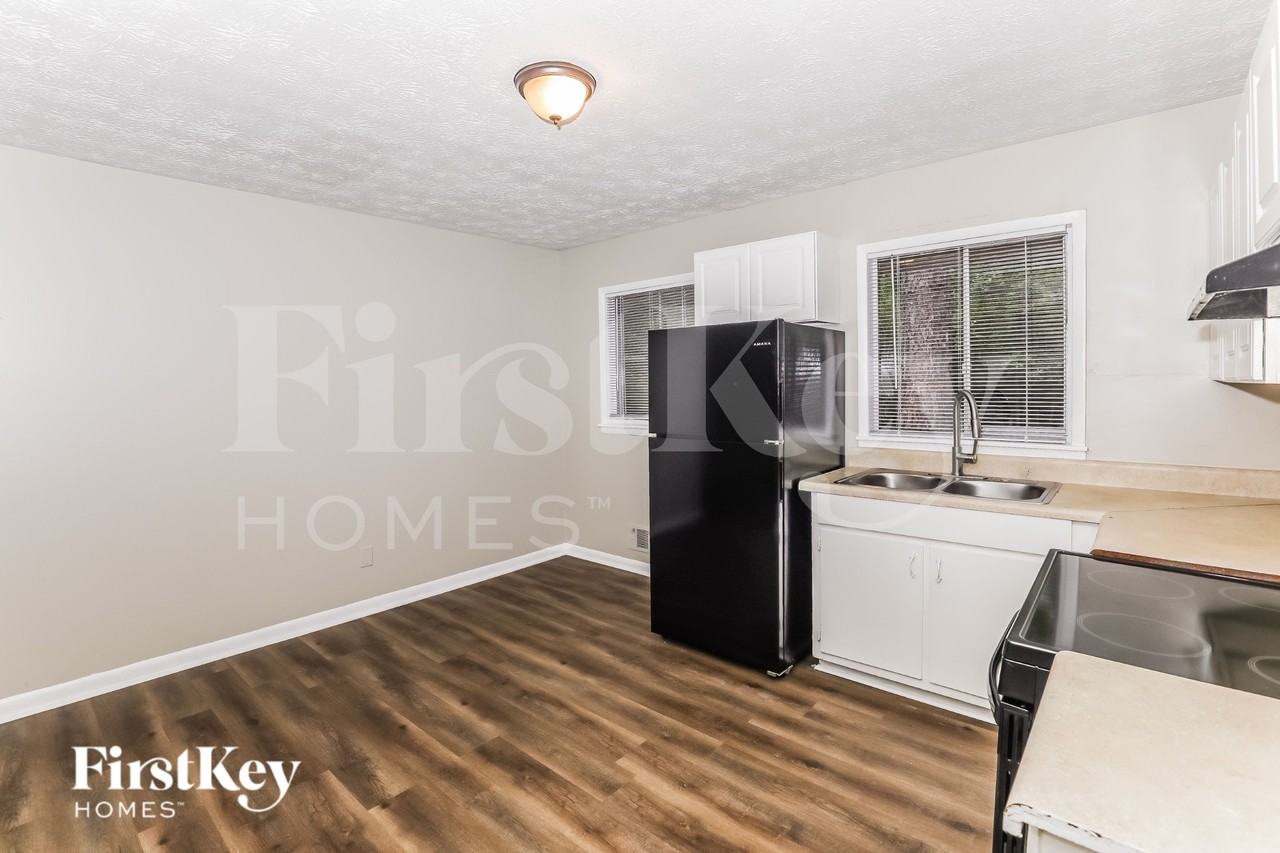 1334 Labelle St - Photo 6 of 19