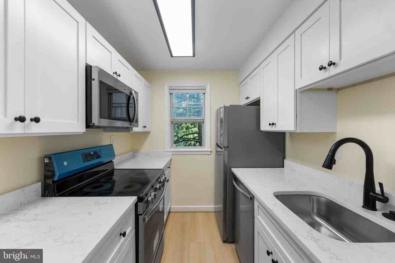 820 S Arlington Mill Dr #3-201 - Photo 7 of 19