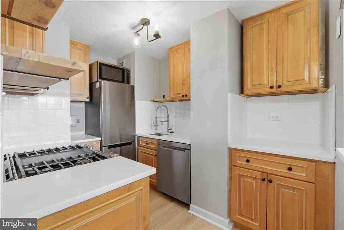 2030 N Adams St #1209 - Photo 3 of 23