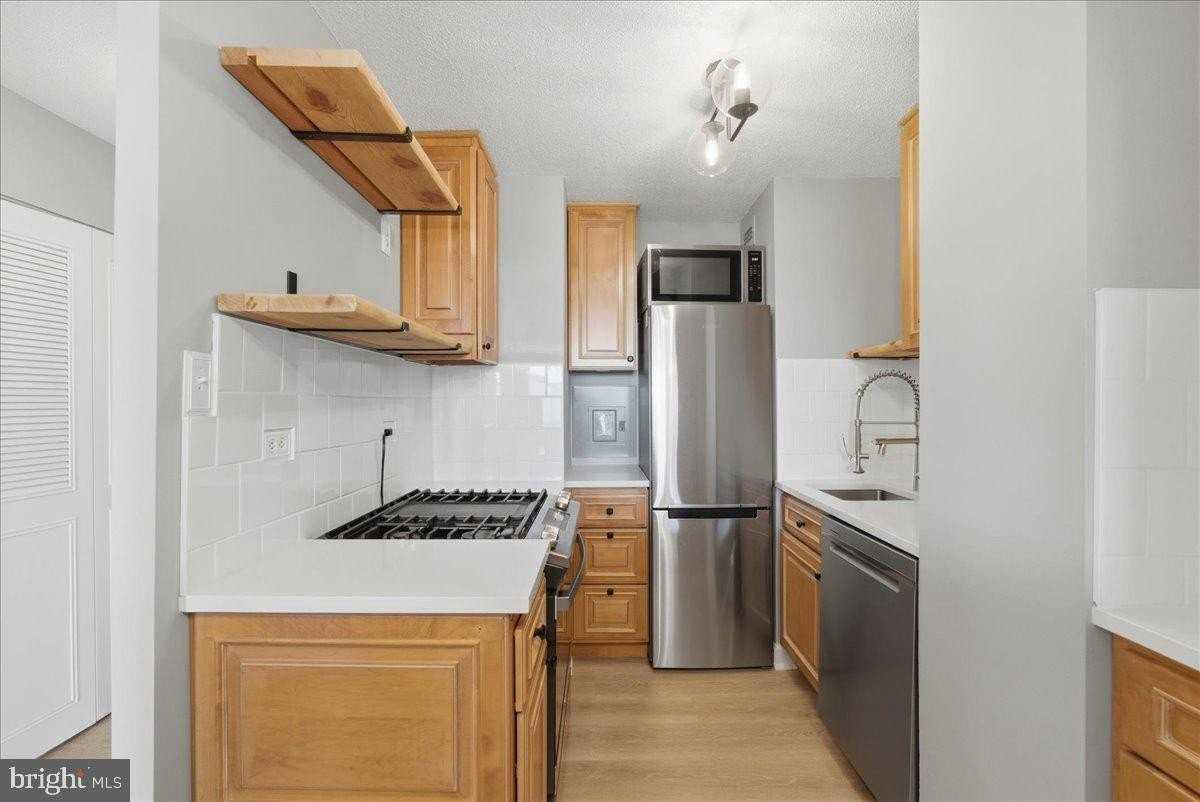 2030 N Adams St #1209 - Photo 4 of 23