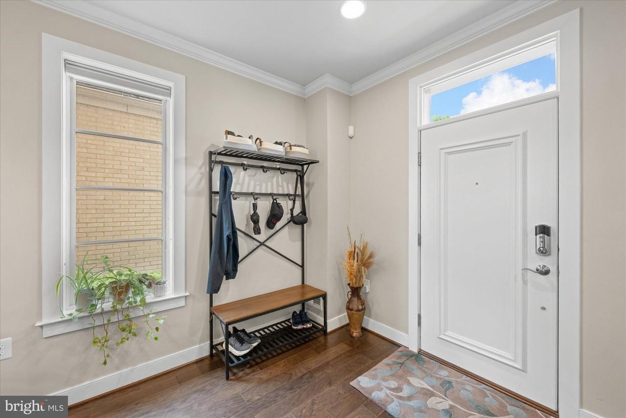 1316 Main Line Blvd - Photo 3 of 50