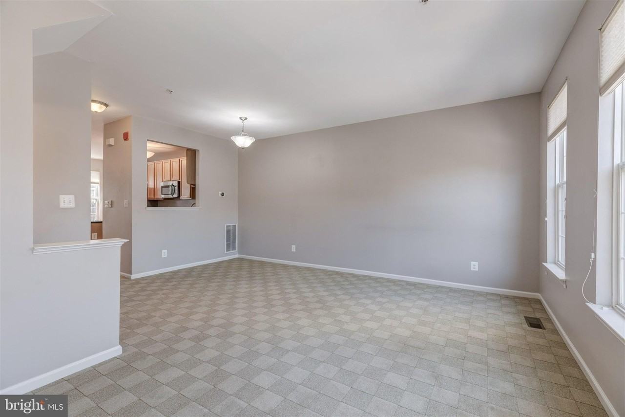 5140 Donovan Dr - Photo 5 of 39