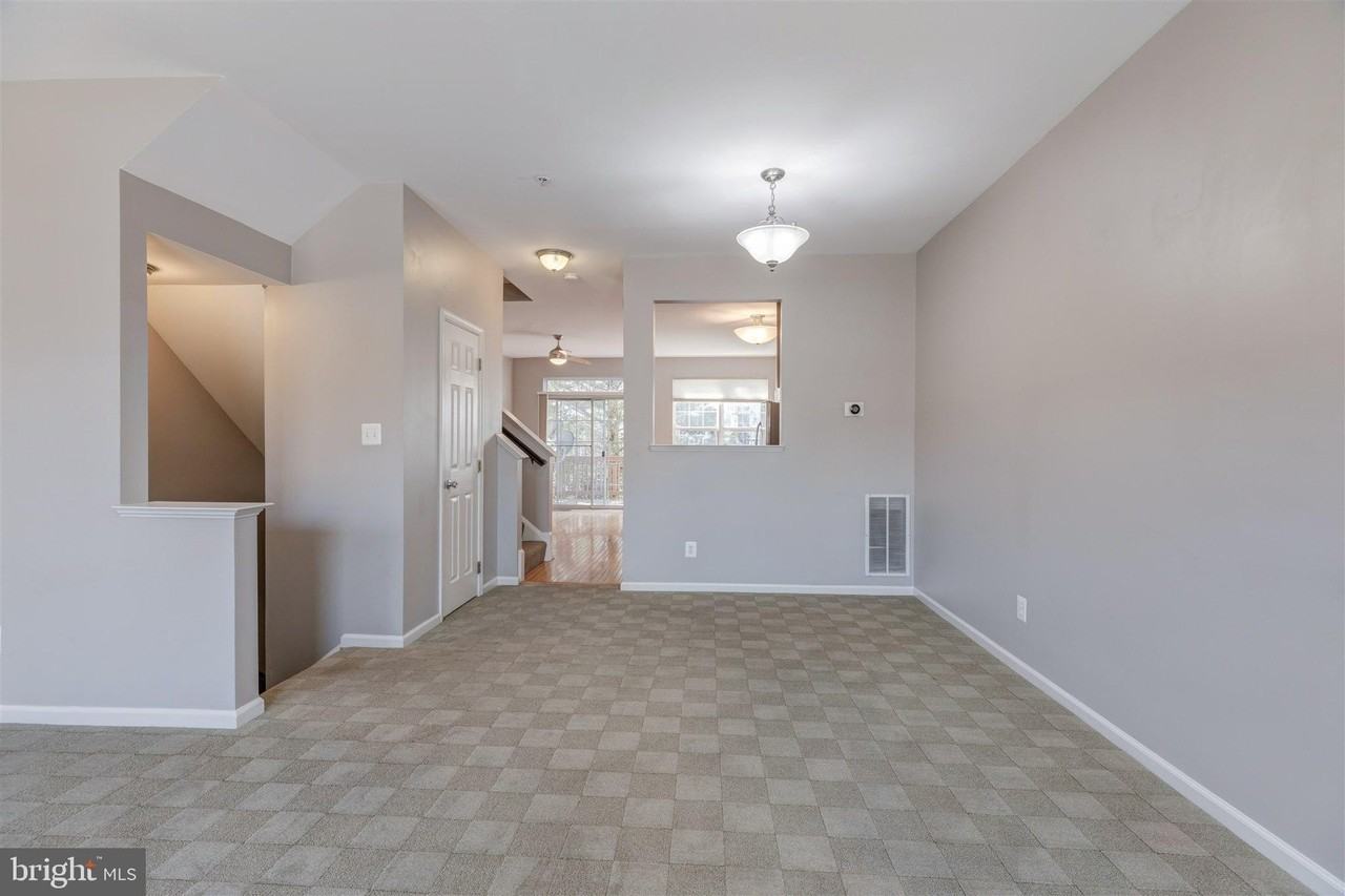 5140 Donovan Dr - Photo 7 of 39