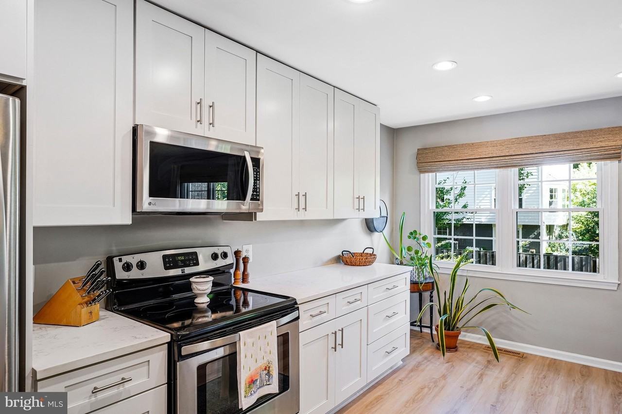 10544 Assembly Dr - Photo 5 of 36