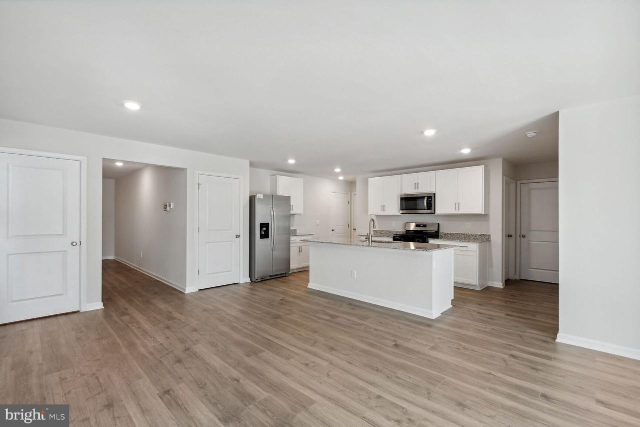 5208 Crooked Ln - Photo 3 of 30