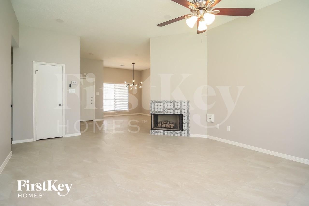 10846 E Linwood Dr - Photo 3 of 15