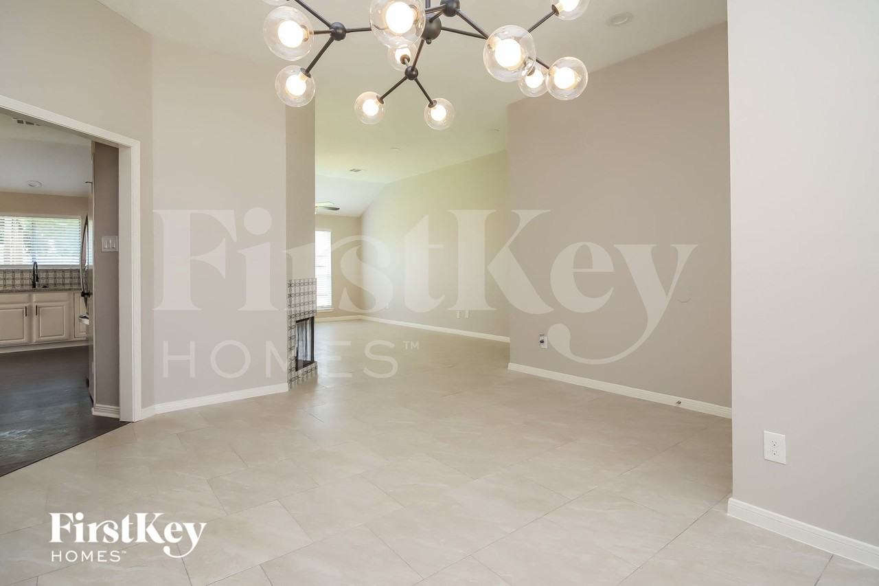 10846 E Linwood Dr - Photo 4 of 15
