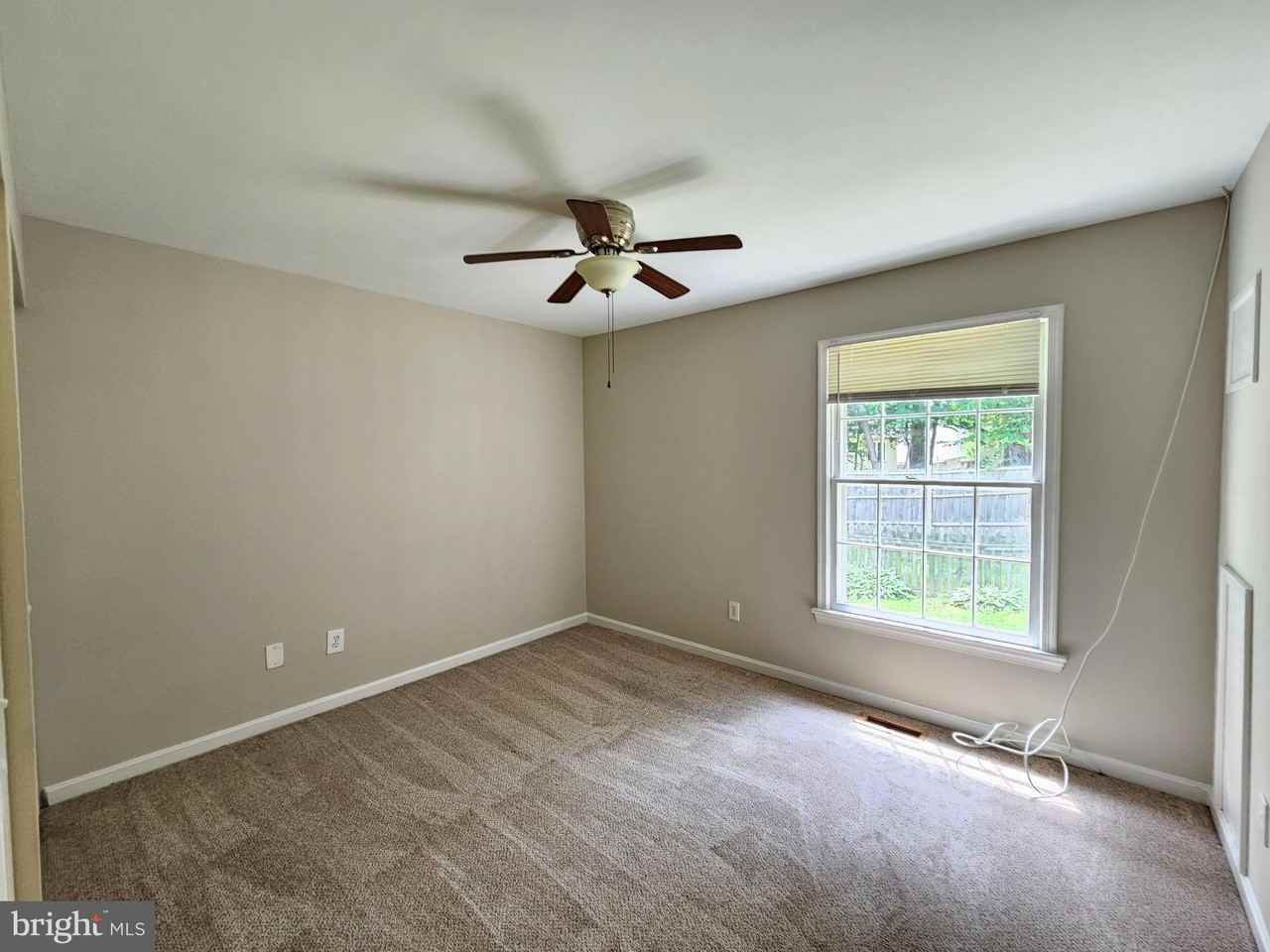 8505 Cherry Heights Ct - Photo 4 of 11