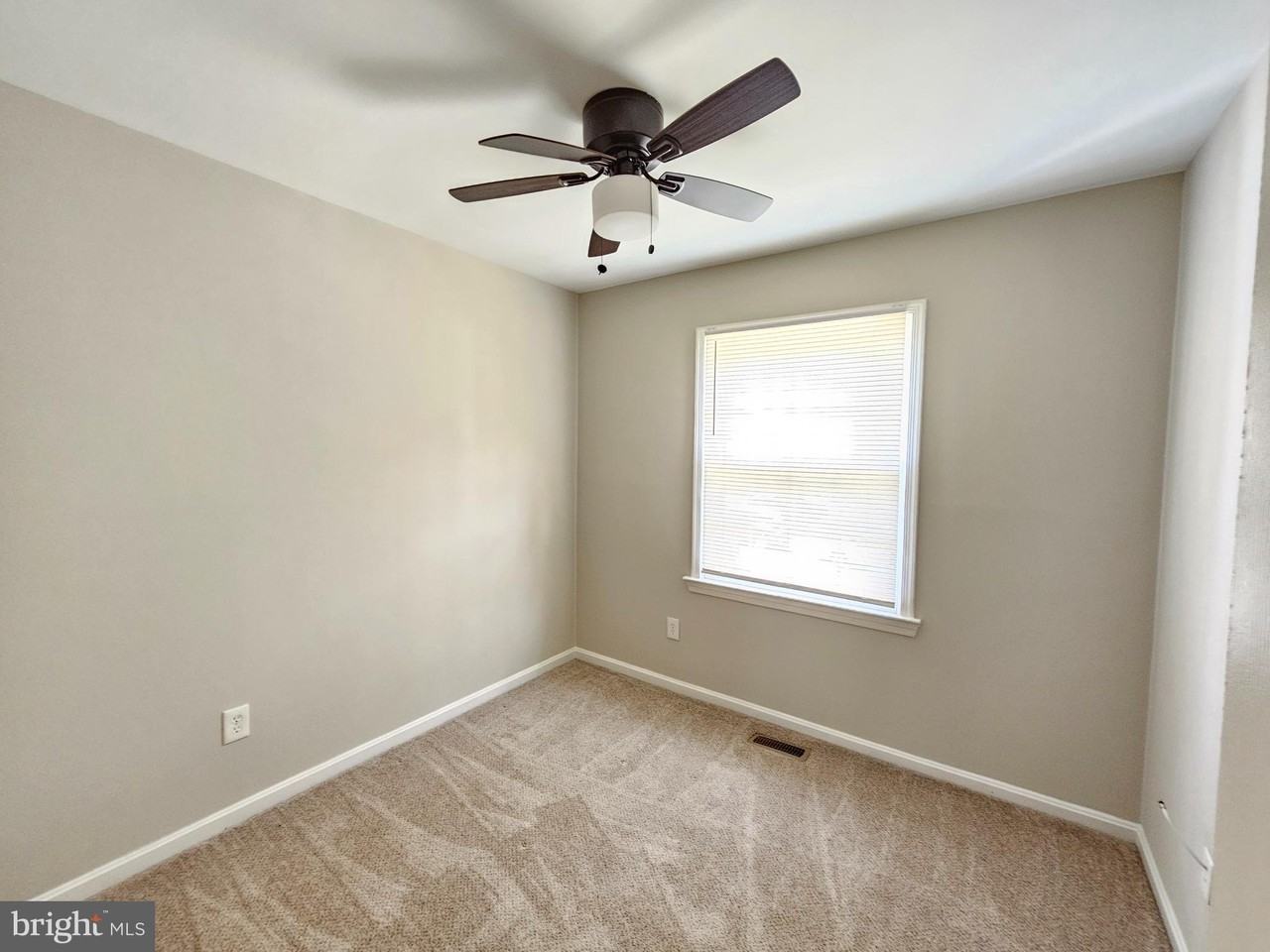 8505 Cherry Heights Ct - Photo 5 of 11